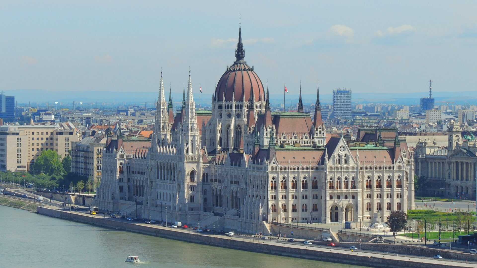 בניין הפרלמנט בבודפשט - איך תקנו כרטיסים ללא תורים? (מעודכן ל-2023)