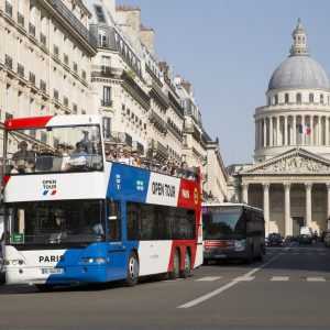 אוטובוס תיירים בפריז