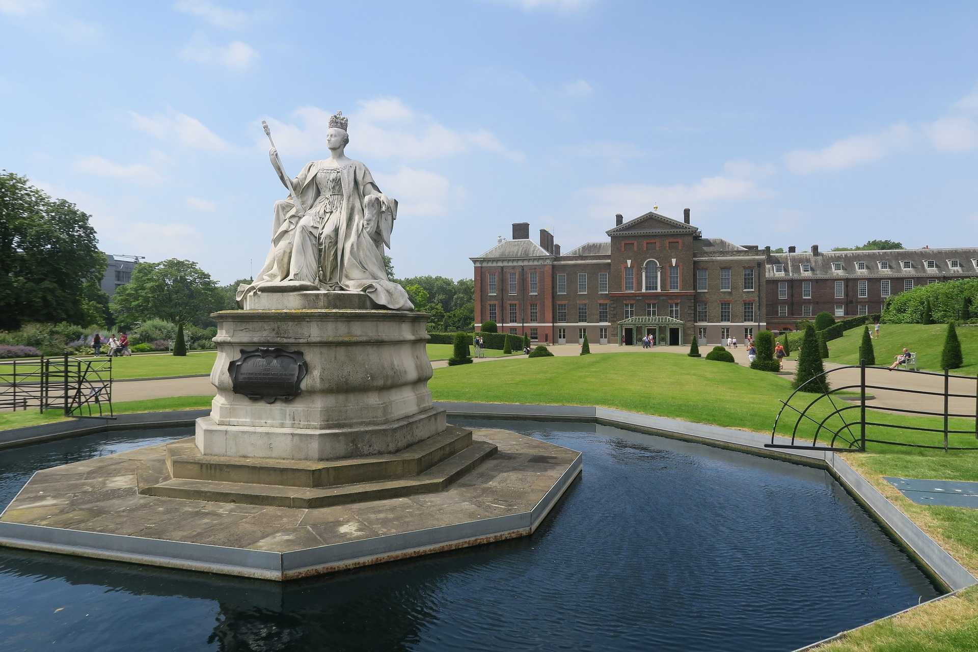 ארמון קנזינגטון לונדון - כרטיסים, שעות פתיחה, הגעה וכל הפרטים