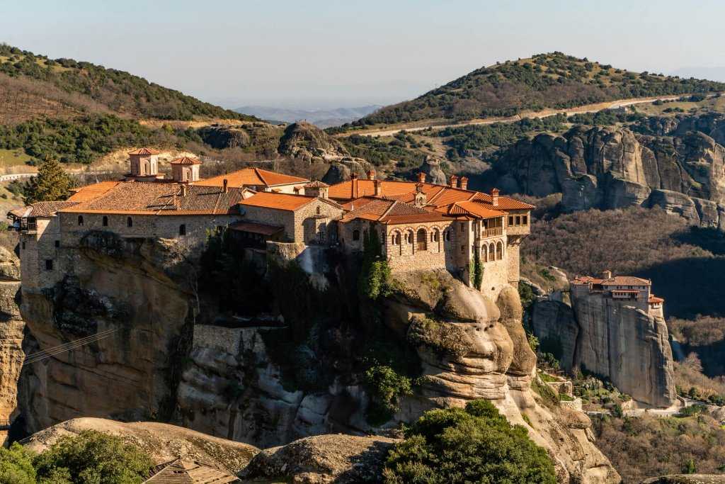 מטאורה יוון - המדריך השלם לטיול במנזרים התלויים המדהימים