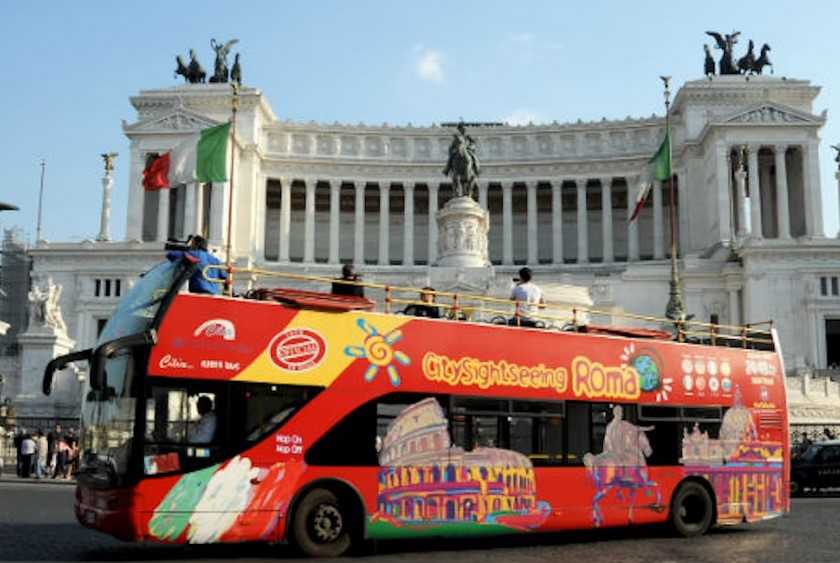 אוטובוס תיירים ברומא