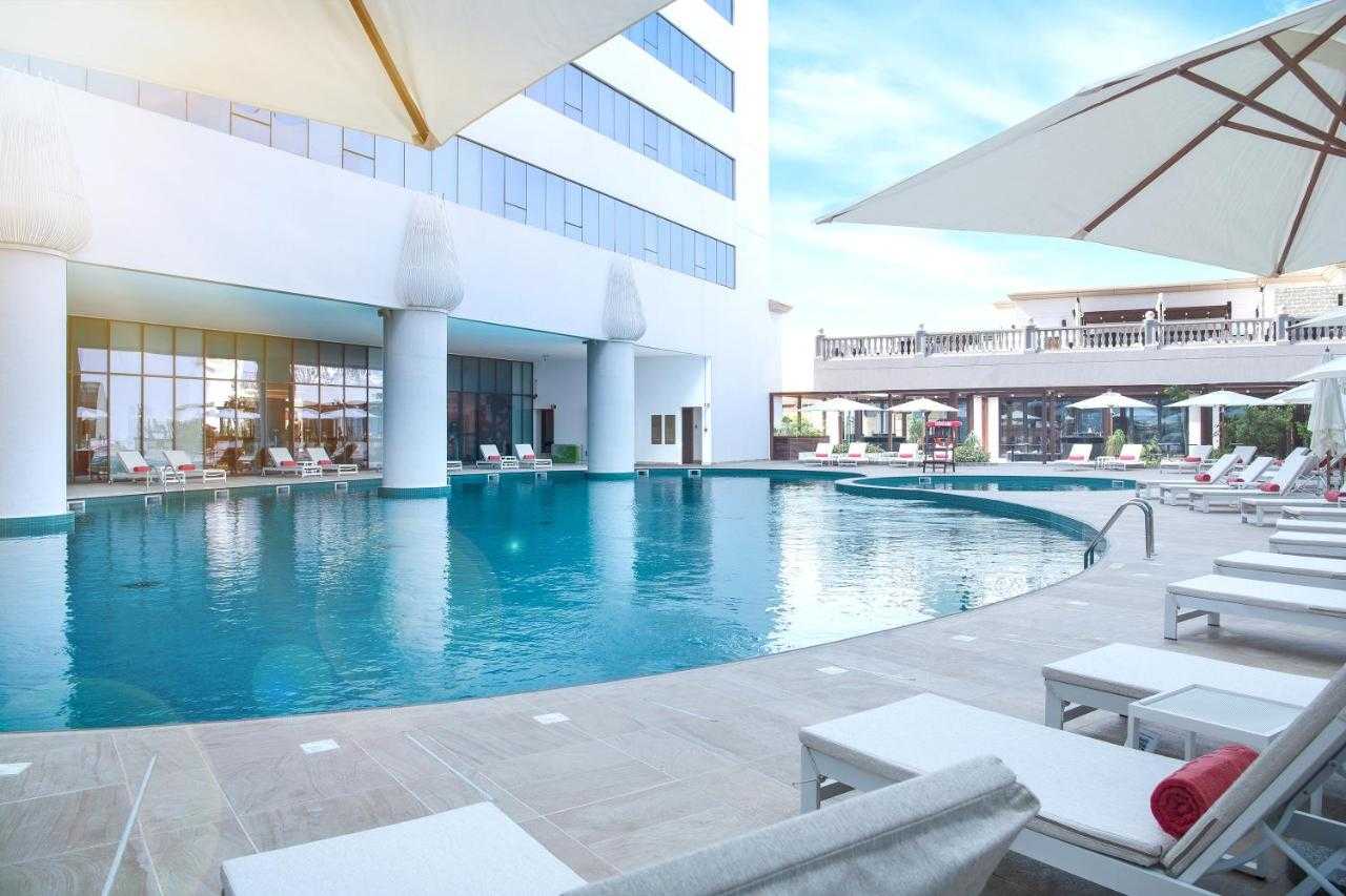 מלון אל ג‘אדאף רוטאנה סוויט (Al Jaddaf Rotana Suite Hotel)